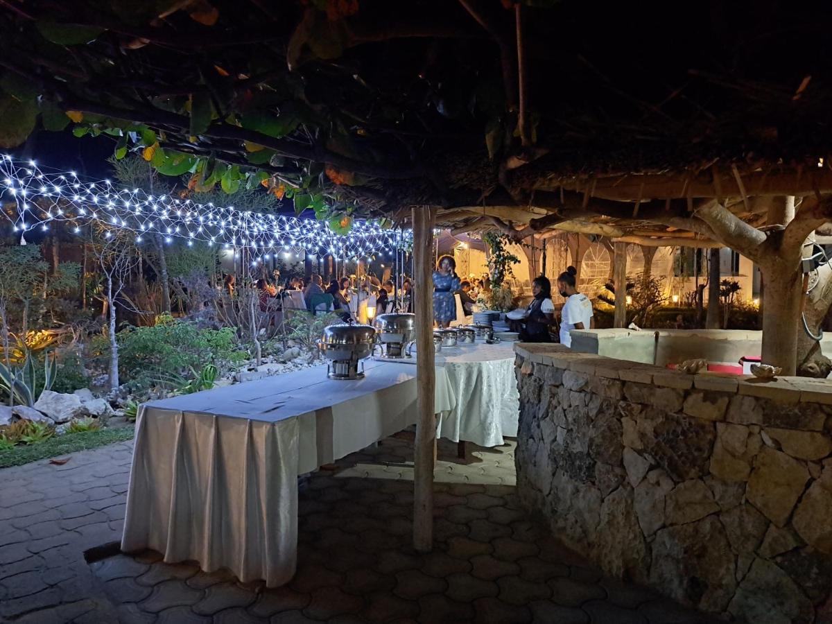 Aux 2 Metis Otel Toliara Dış mekan fotoğraf